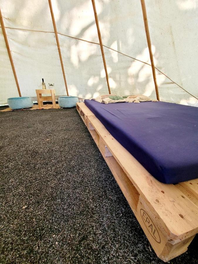 Chateau Moravany - Apartmany, Teepee A Wellness Ronow an der Doubrava Dış mekan fotoğraf