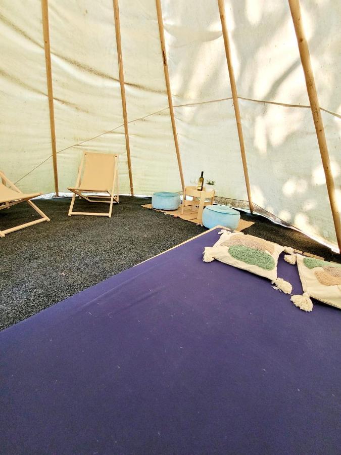 Chateau Moravany - Apartmany, Teepee A Wellness Ronow an der Doubrava Dış mekan fotoğraf