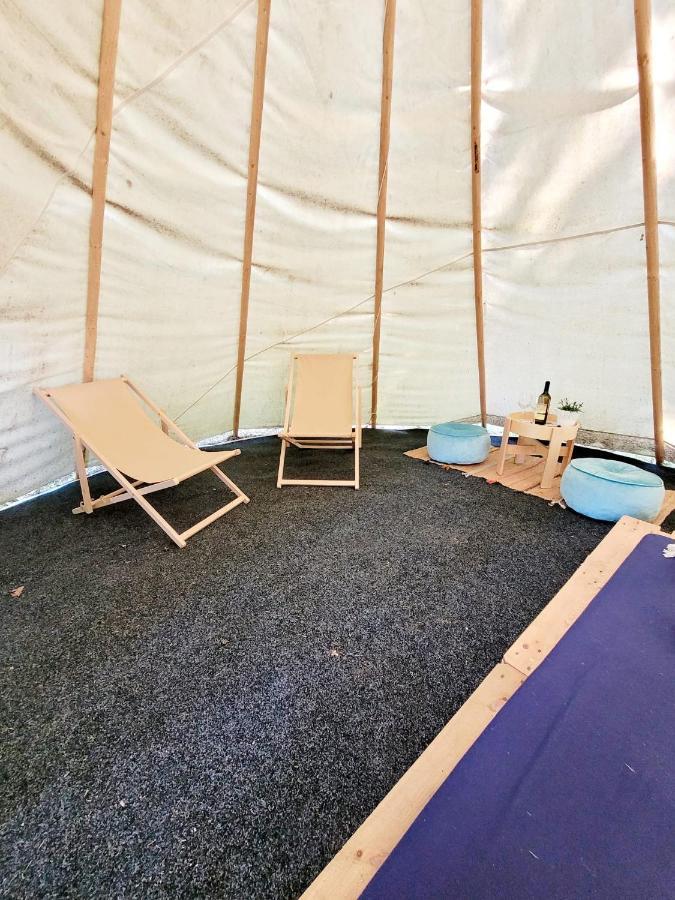 Chateau Moravany - Apartmany, Teepee A Wellness Ronow an der Doubrava Dış mekan fotoğraf