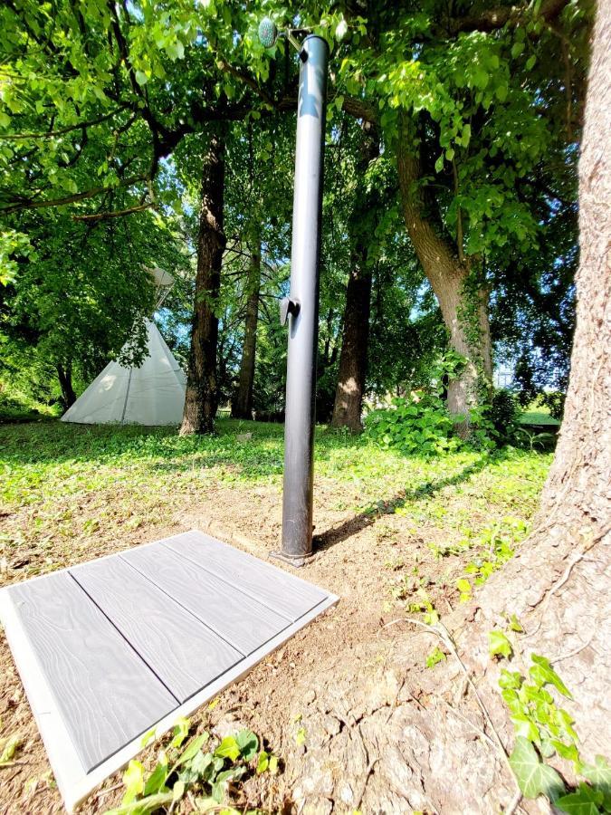 Chateau Moravany - Apartmany, Teepee A Wellness Ronow an der Doubrava Dış mekan fotoğraf